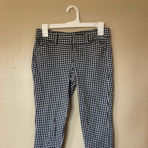 Old Navy Gingham Pixie Ankle Pants - Picture 4 of 7